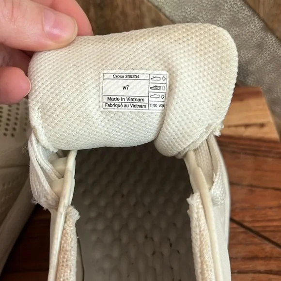 Crocs Women’s LiteRide Athletic Shoes - Picture 4 of 5